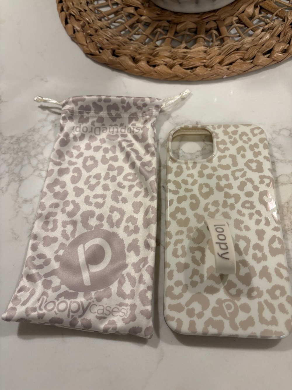 iPhone 14 Plus loopy case (like new)